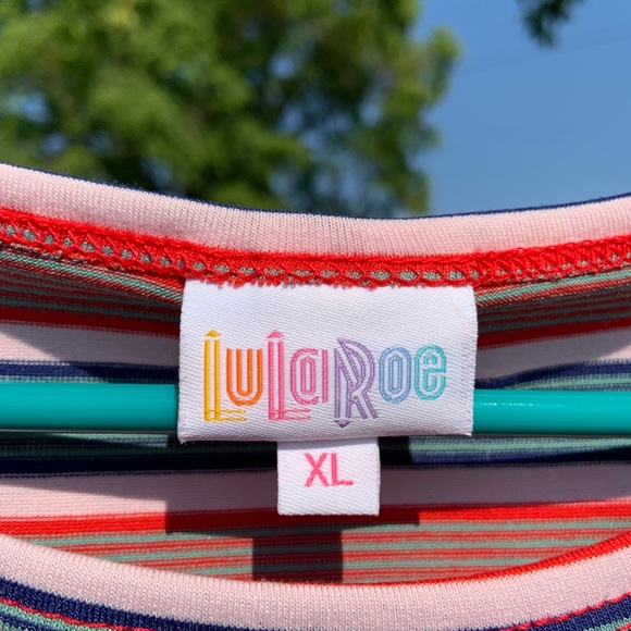 Lularoe Gigi Shirt NWT - Picture 4 of 4